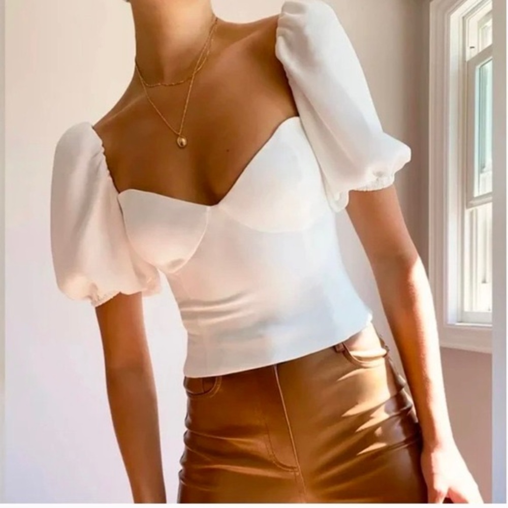 Aritzia Wilfred - Novella Shortsleeve Blouse in Light Birch